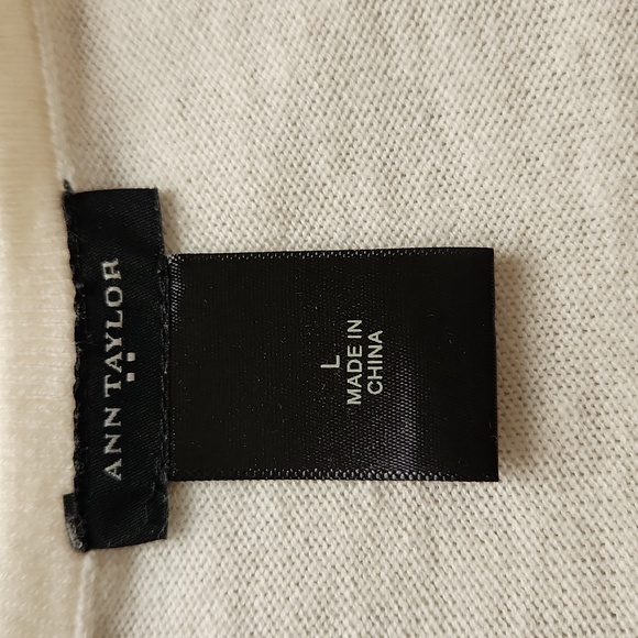 Ann Taylor Factory Jeweled Neckline, Ivory Cotton/Rayon, 3/4 slv, Sweater, Large - Picture 4 of 6